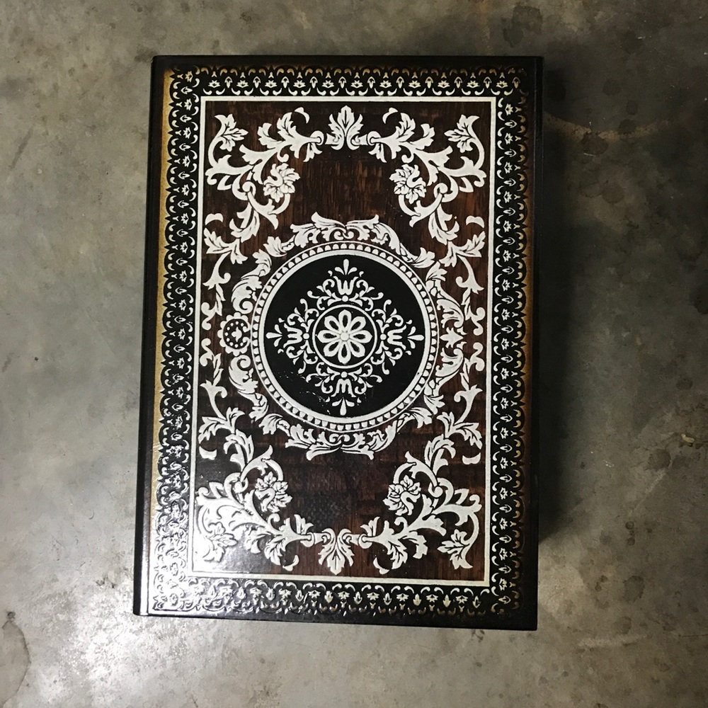 💥MakeUp 💥Stash box...this is #International!