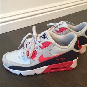 Nike Air Max 90 Sz 5.5 Youth / 7 Women's