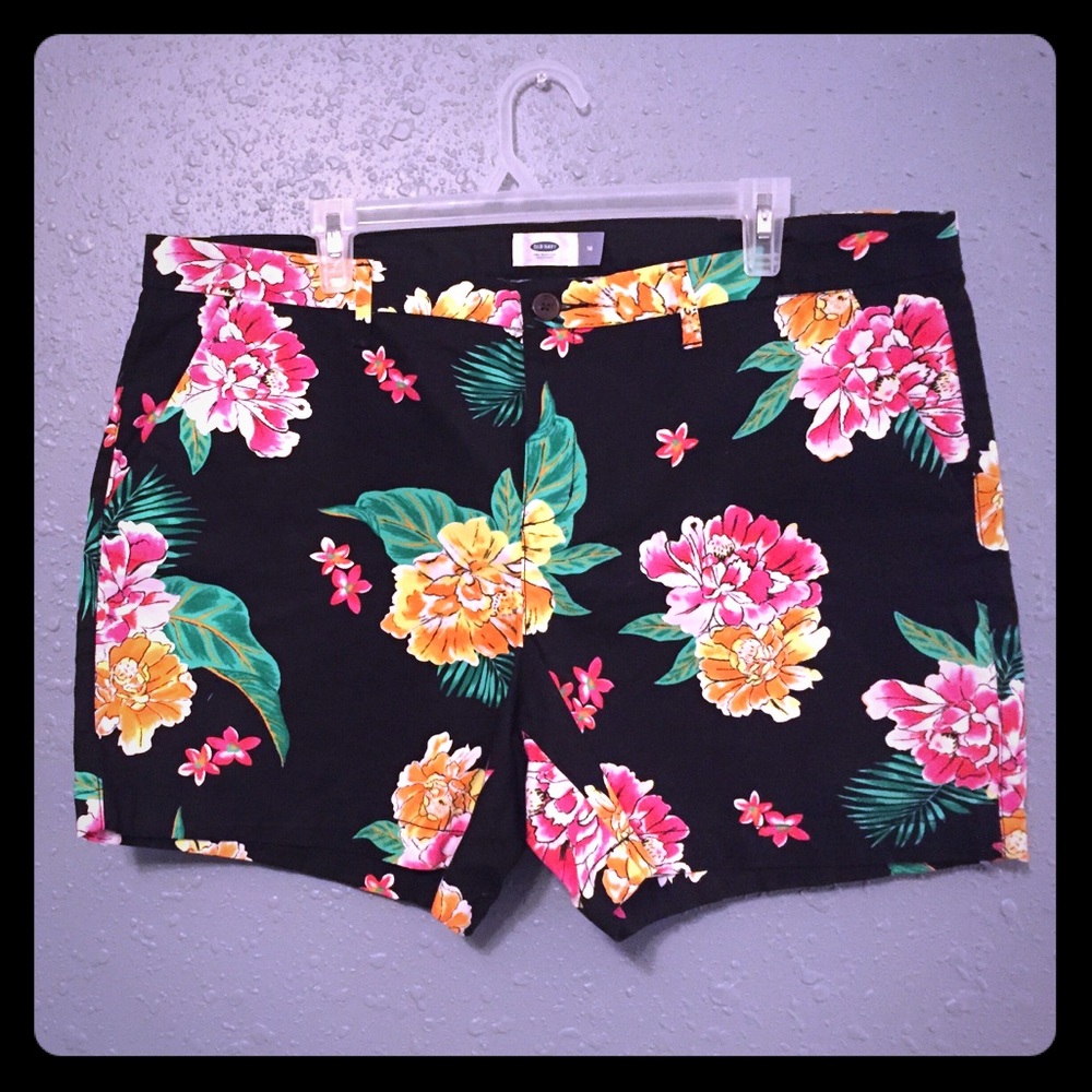 Old Navy Shorts (size 16, plus size)