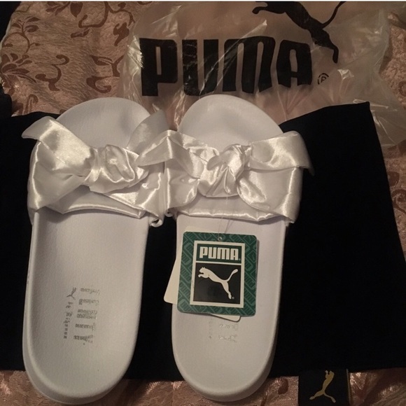 Puma Shoes - ✨WITH TAGS✨ brand new white Fenty Puma Bow Slides