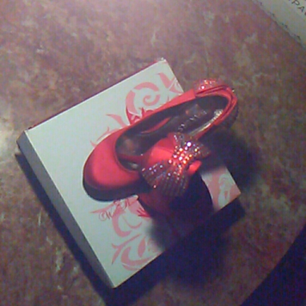 Heels - Picture 2 of 3