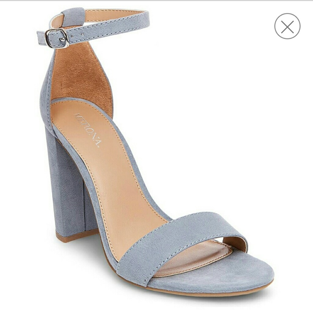 Heels - Picture 2 of 3