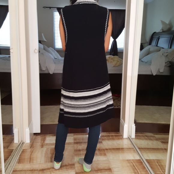 VINCE Textured Embroidered Trim Drape long vest - Picture 6 of 8