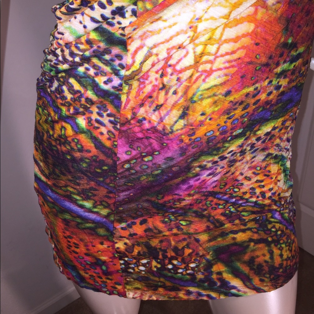 Vibrant & Chic! & Help 2 Shelters - Picture 6 of 7