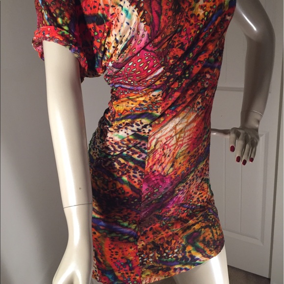 Vibrant & Chic!  & Help 2 Shelters - Picture 7 of 7