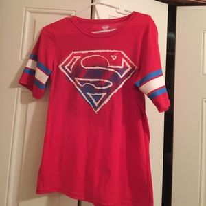 Juniors Size Large! ONLY WORN ONCE!! Super man T