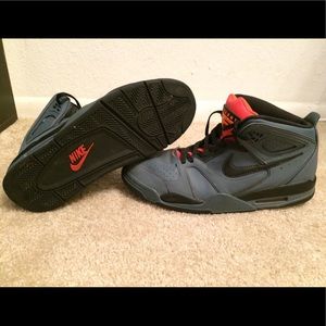 Sz 11 men's Nike shoes