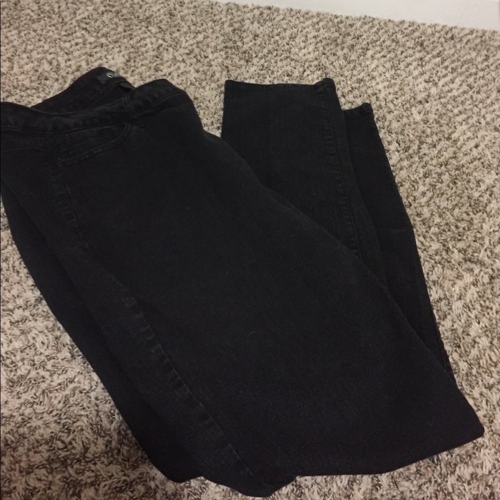 Black Cello skinny jeans size 20