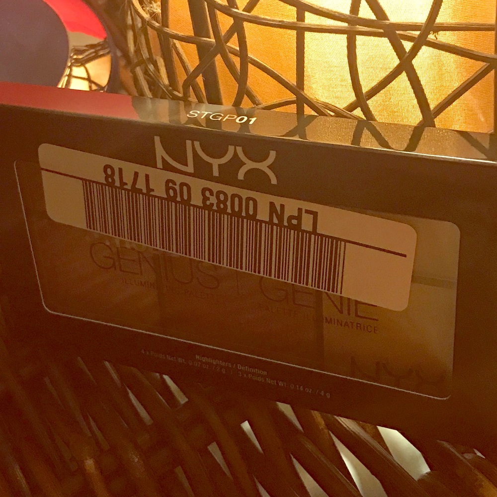 Brand new #NYX makeup 💄palette 🛍💄👝🔎 #GWP‼️