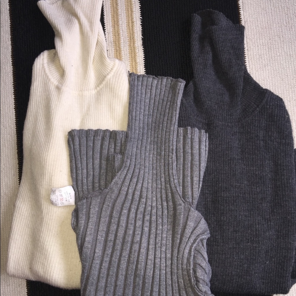 Uniqlo turtle neck bundle.