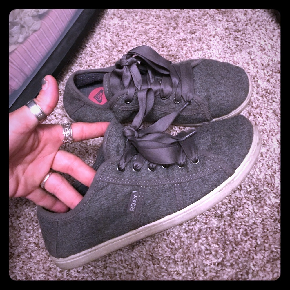 Roxy lace ups