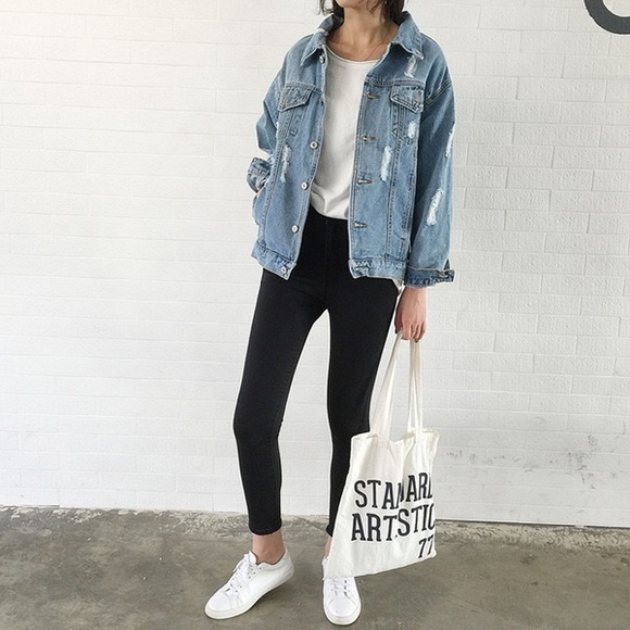 😎Cutest oversized ripped denim jacket👯‍♀️ - Picture 4 of 6