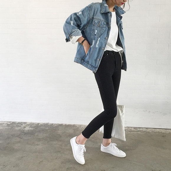 😎Cutest oversized ripped denim jacket👯‍♀️ - Picture 6 of 6