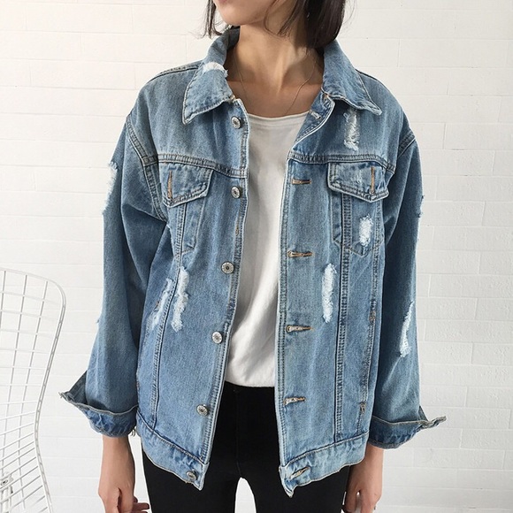 😎Cutest oversized ripped denim jacket👯‍♀️ - Picture 2 of 6