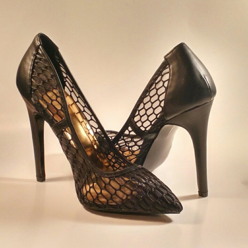BLACK MESH PUMPS (NO OFFERS) - Picture 4 of 5
