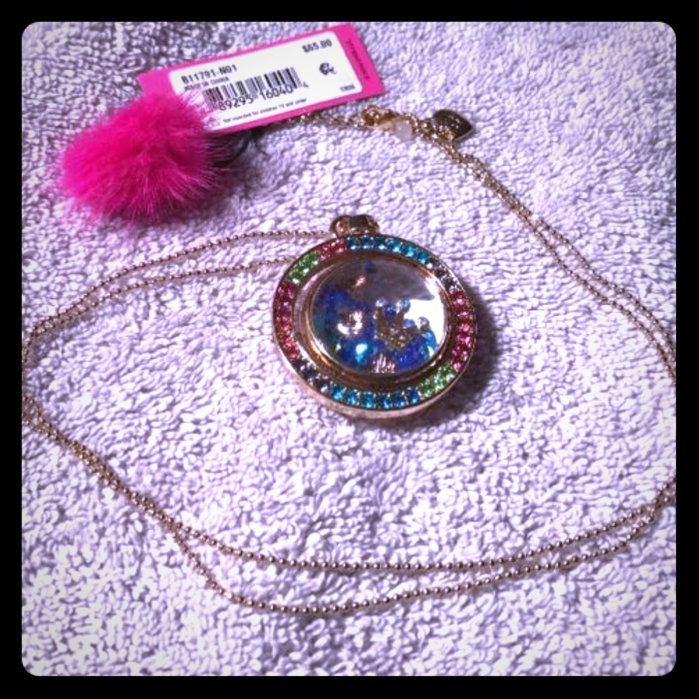 NWT BETSEY JOHNSON TROLLS GOLDTONE NECKLACE XOX