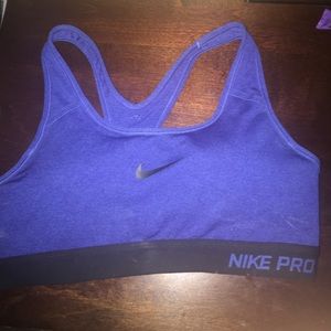 Nike pro sports bra
