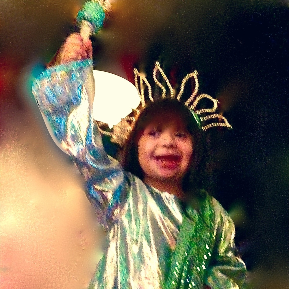 👧🏻 Little 🗽 Lady Liberty!