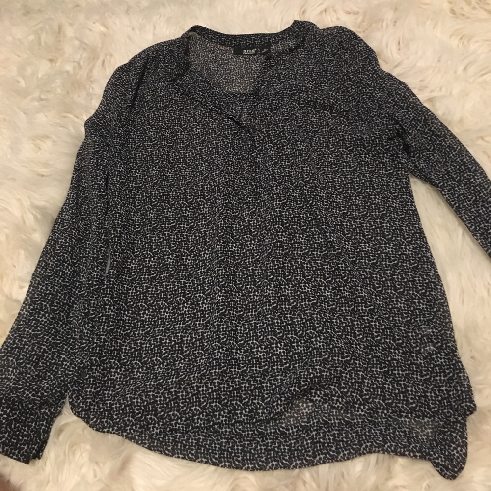 Sheer black/white top