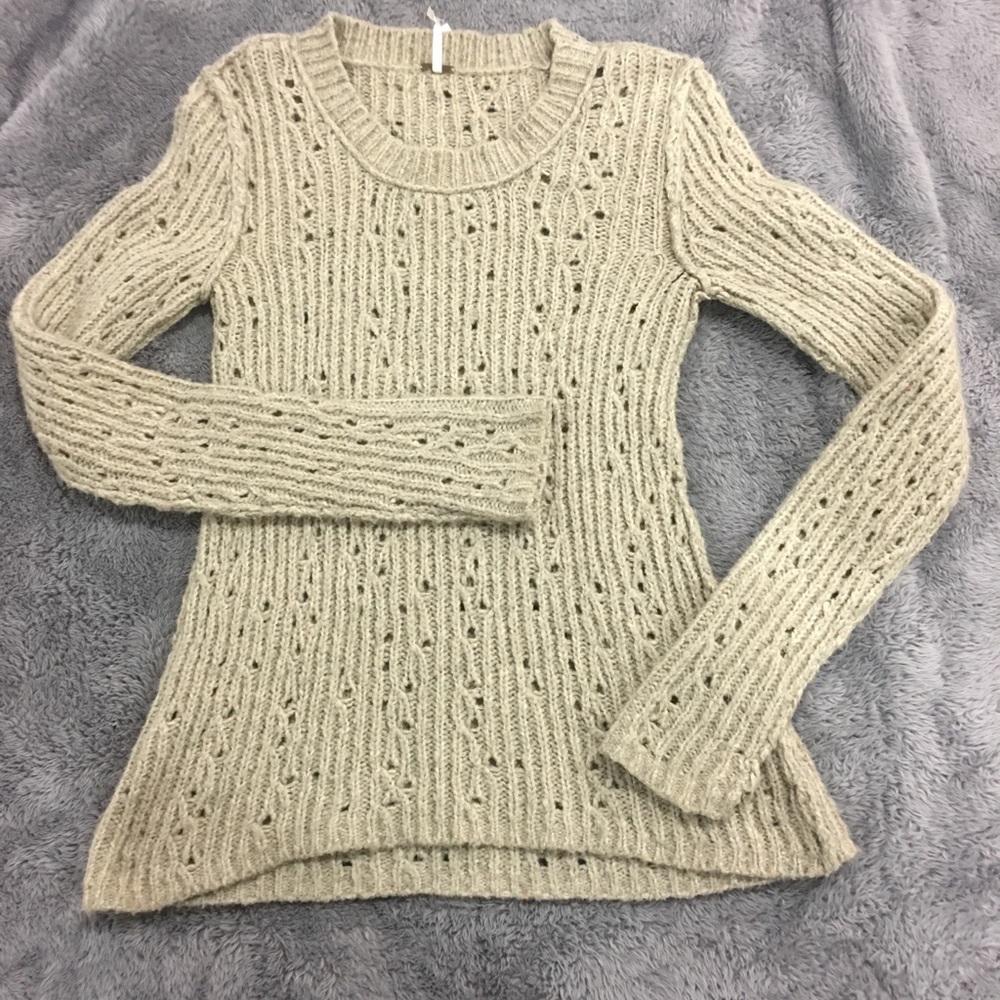 Free people sweater xs.