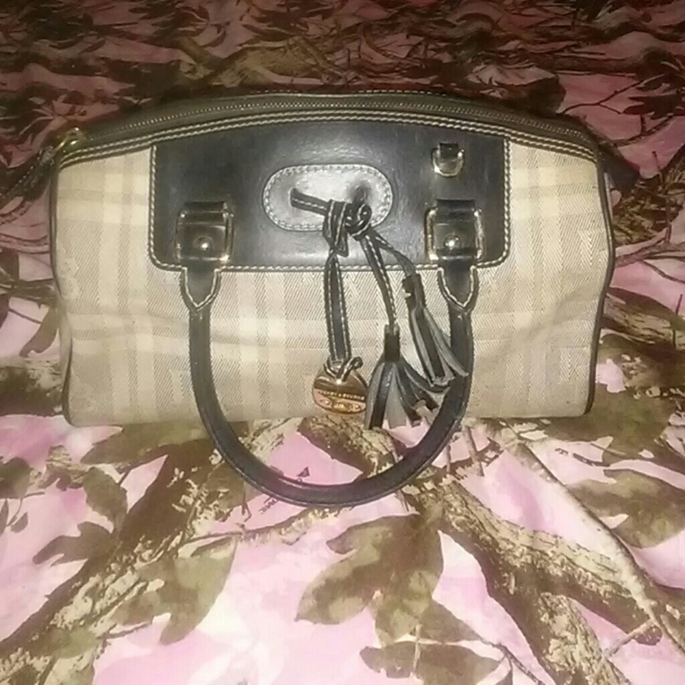 Dooney & Bourke hand bag