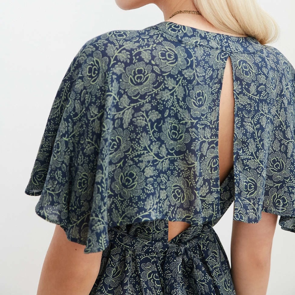 Urban Outfitters • Kimchi Blue Cape Sleeve Dress - Picture 2 of 8