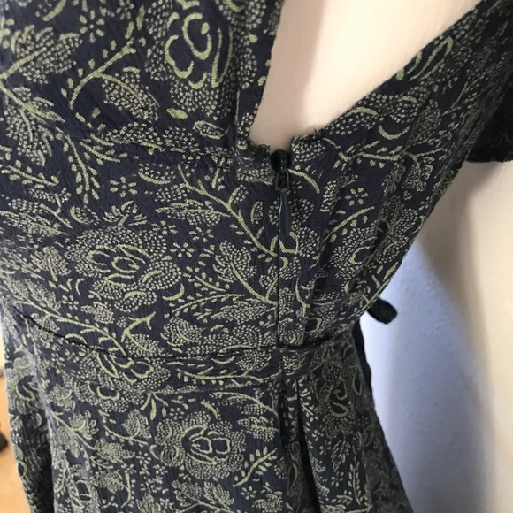 Urban Outfitters • Kimchi Blue Cape Sleeve Dress - Picture 6 of 8