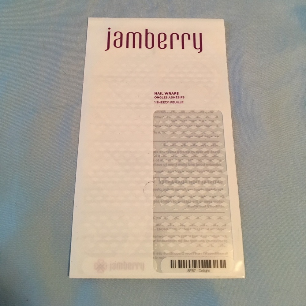 ⭐️FREE accent sheet w/ Jamberry delight nail wrap
