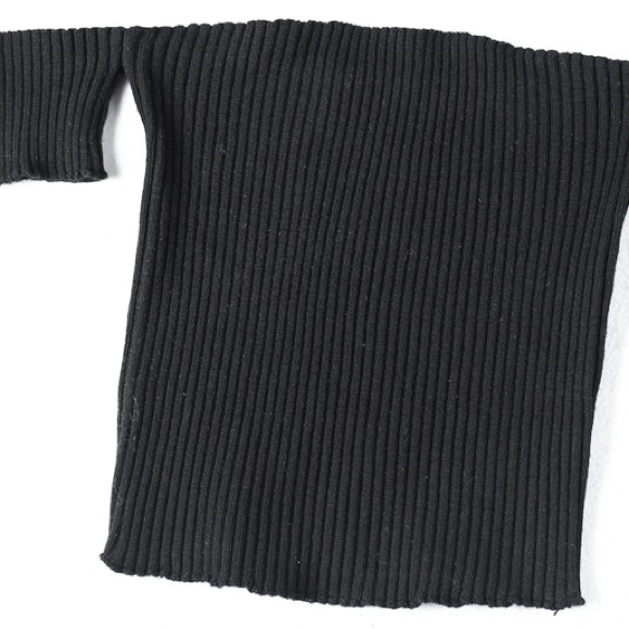 'Dylan' Off Shoulder Crop Top - Black - Picture 3 of 8