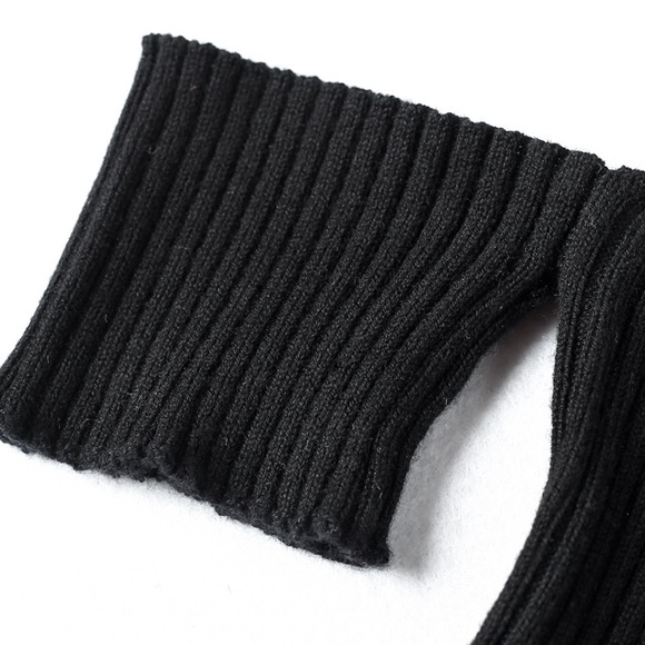 'Dylan' Off Shoulder Crop Top - Black - Picture 4 of 8