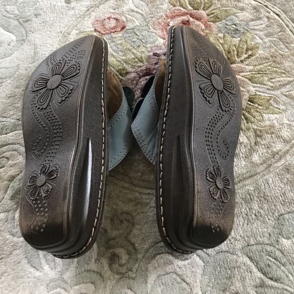 Blue slip on sandals - Picture 3 of 3