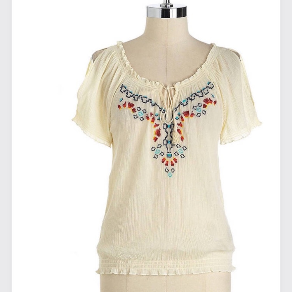 Jessica Simpson Cream Top