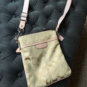 Coach crossbody bag pink and beige