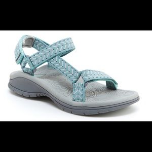 Super lightweight, waterproof sandal.