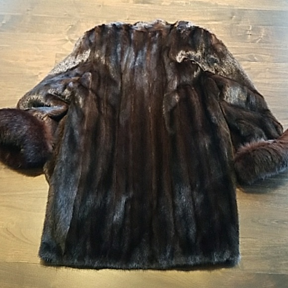 2019 Authentic mink fur coat - 3/4 length w/hoodie - Picture 8 of 8
