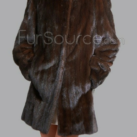 2019 Authentic mink fur coat - 3/4 length w/hoodie - Picture 7 of 8
