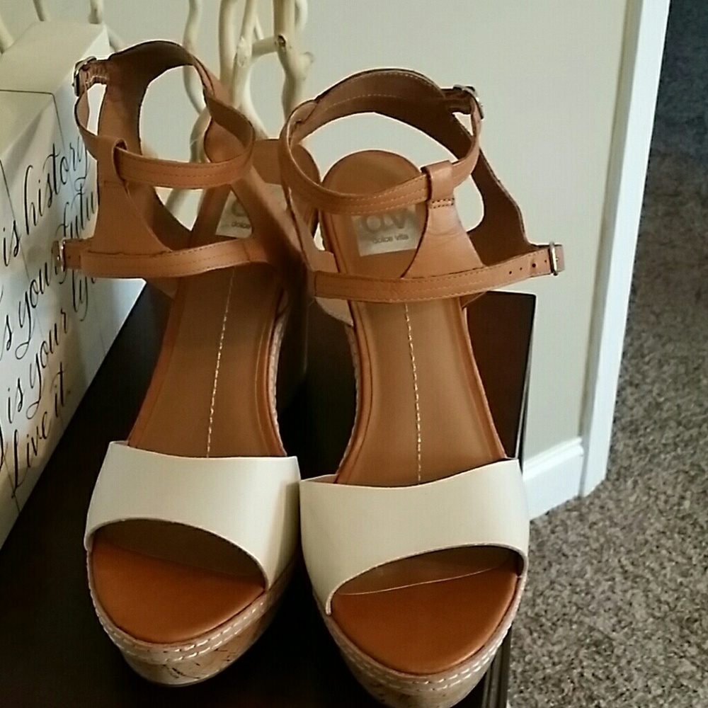 DV by Dolce Vita wedge