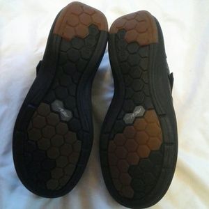 Cobb Hill black leather shoes size 8