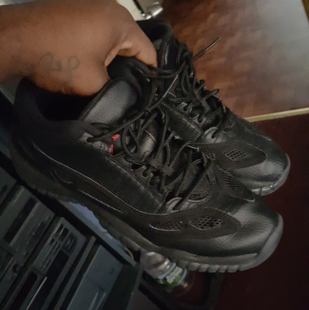 Jordan 11 E