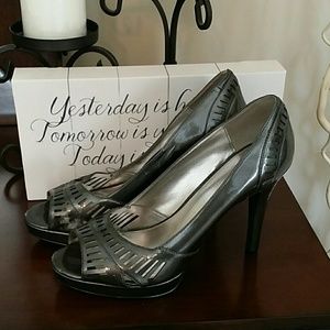 Alfani caged pewter heel