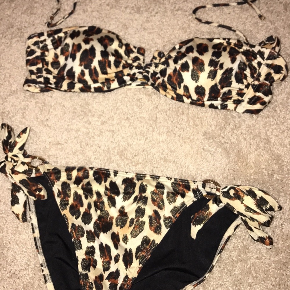 Size medium leopard bathing suit. Victoria secret