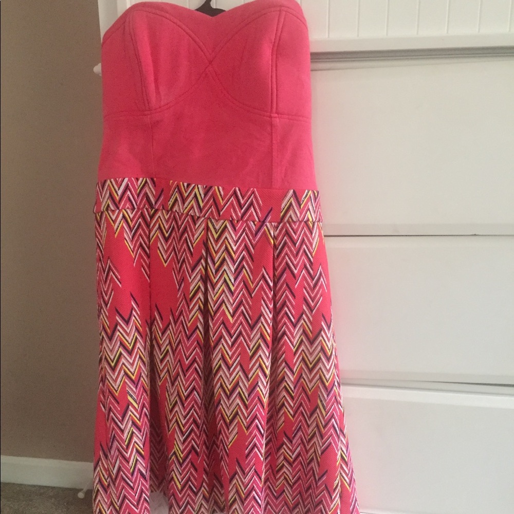 STRAPLESS DRESS!