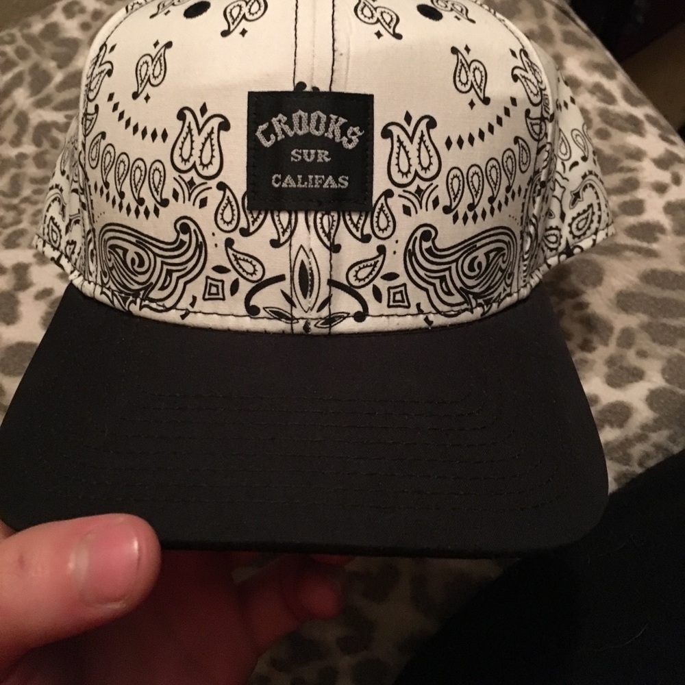 Crooks & Castles snack back