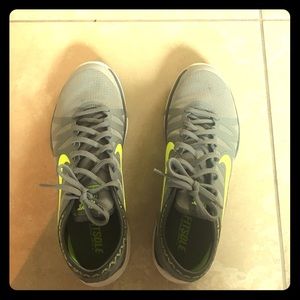 Nike Tennis Shoes