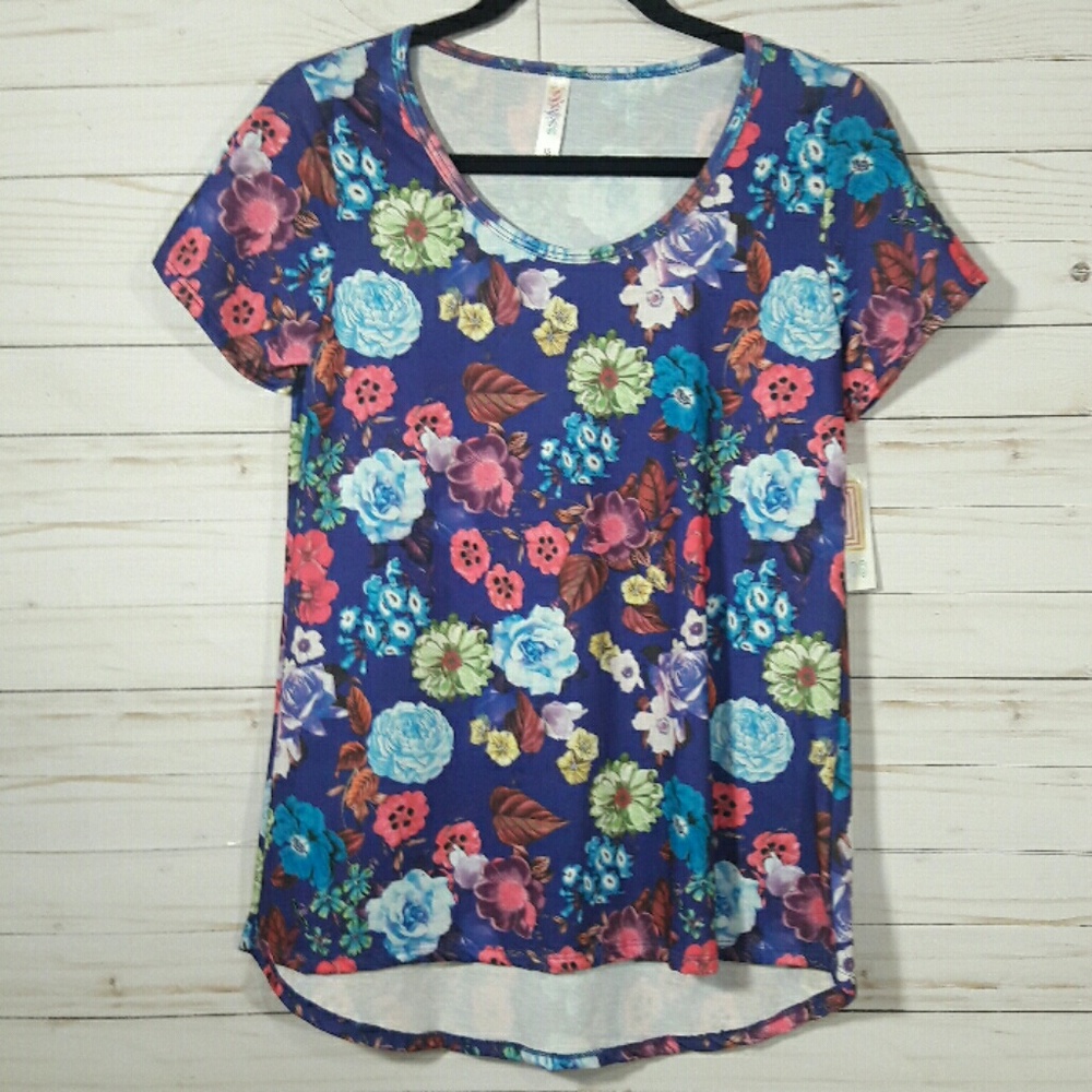 NWT XS LuLaRoe Classic Tee