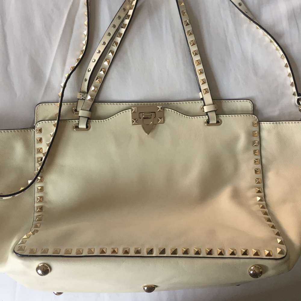 ✨Authentic Valentino Rockstud Medium Tote Handbag - Picture 3 of 7
