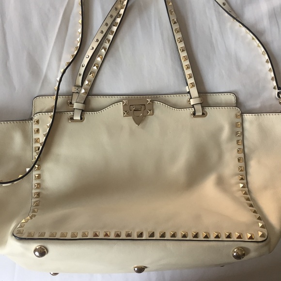 ✨Authentic Valentino Rockstud Medium Tote Handbag - Picture 3 of 7