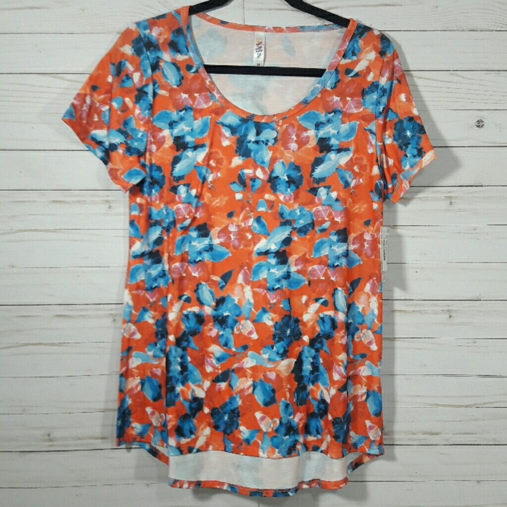 NWT M LuLaRoe Classic Tee