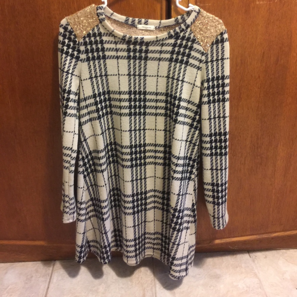 Super cute  dress/tunic.