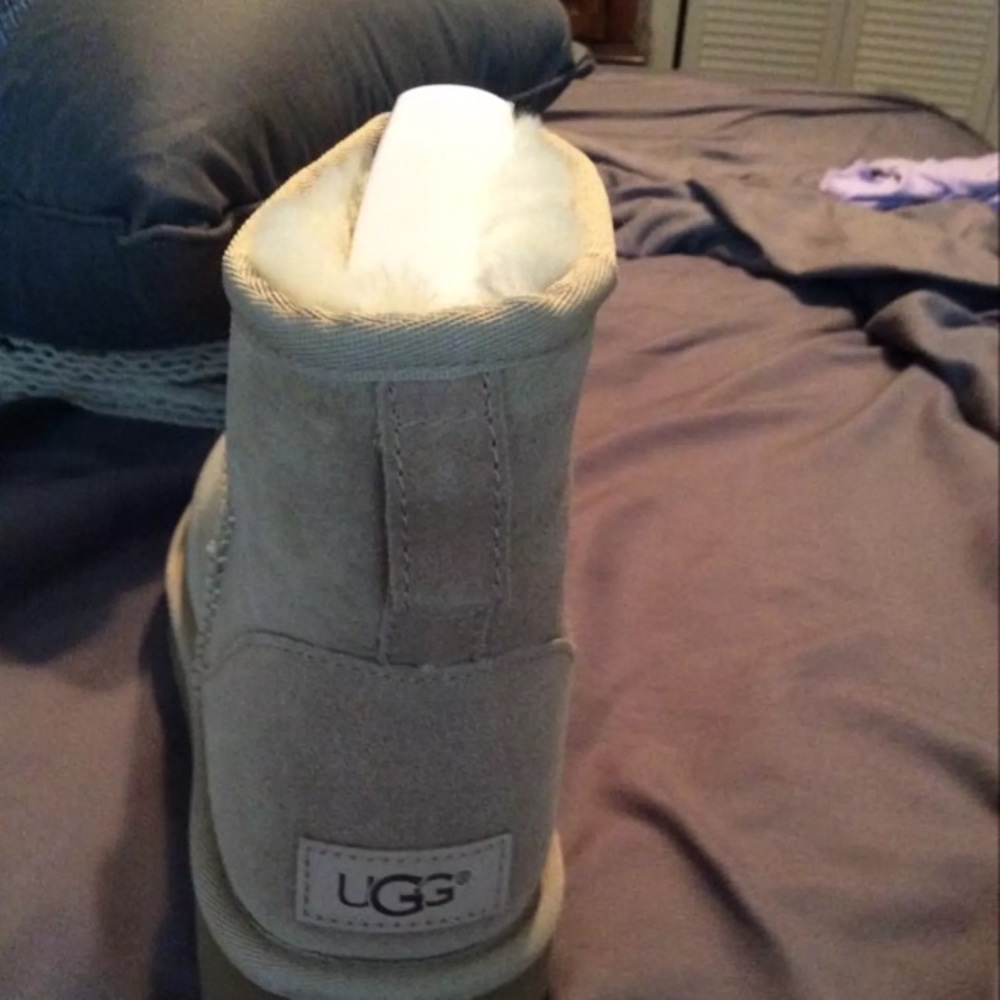 Tan ankle Uggs - Picture 2 of 5